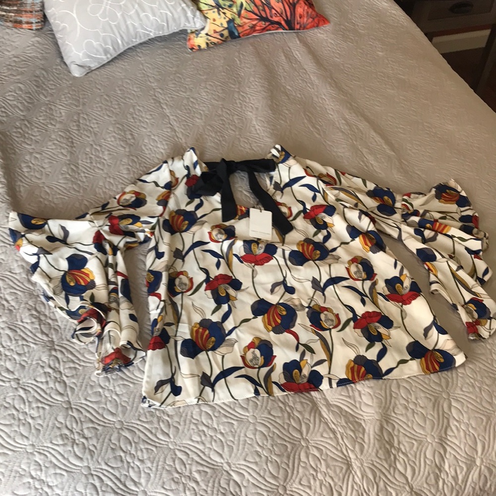 BELL SLEEVE BLOUSE UNIQUE